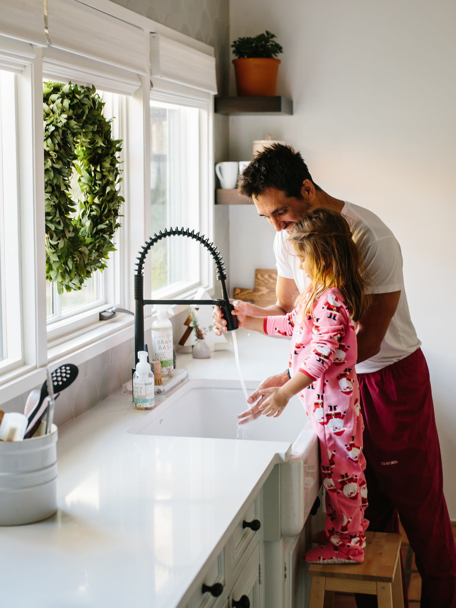 Hand Soap vs. Hand Sanitizer: 4 Steps to Healthy Hands