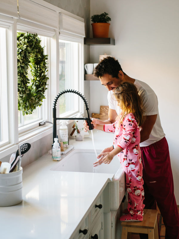 Hand Soap vs. Hand Sanitizer: 4 Steps to Healthy Hands