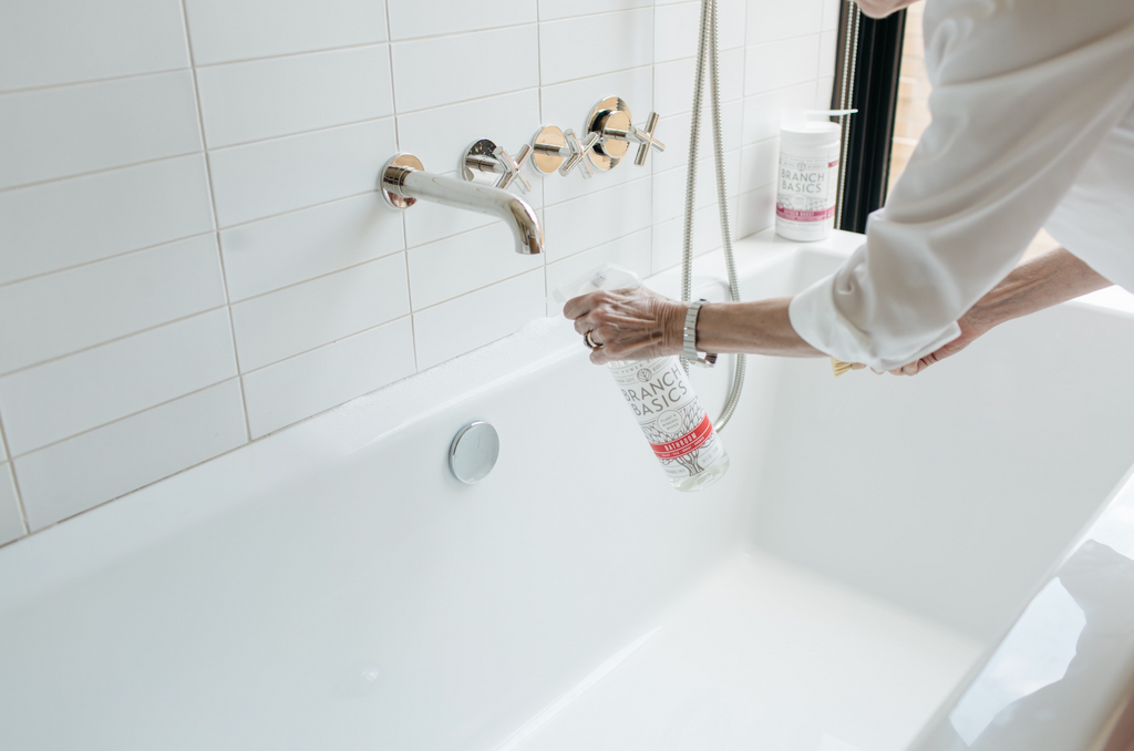 The Best Non Toxic Bathtub Cleaner To Clean Your Bathroom Quickly