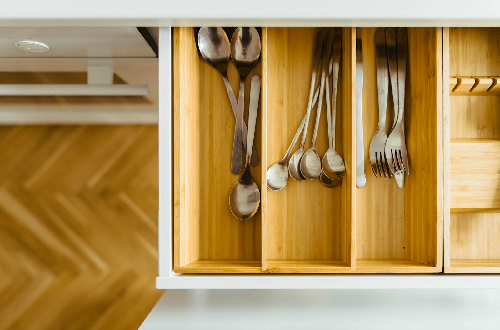 How to Polish Silverware Naturally