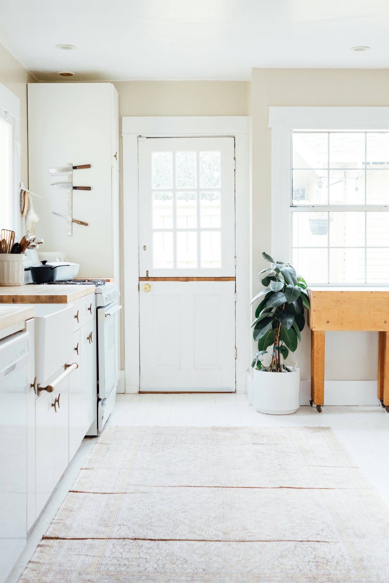 How to Clean Your Windows With Vinegar: Our Method