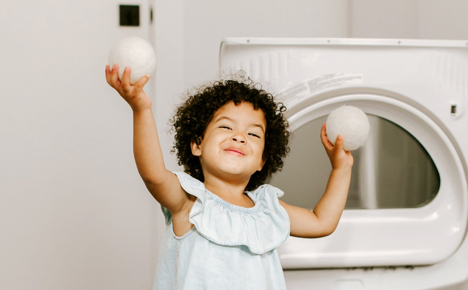 7 Natural Fabric Softener Alternatives That Actually Work