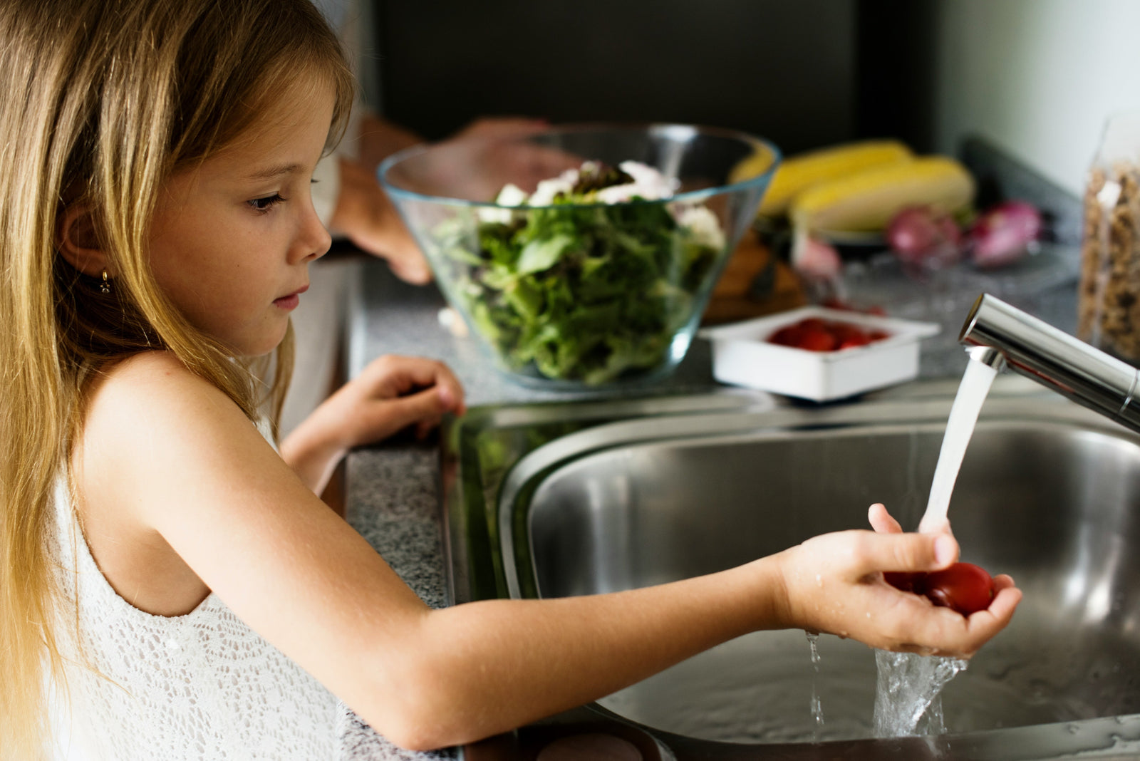 How to Naturally Clean Fruits and Vegetables